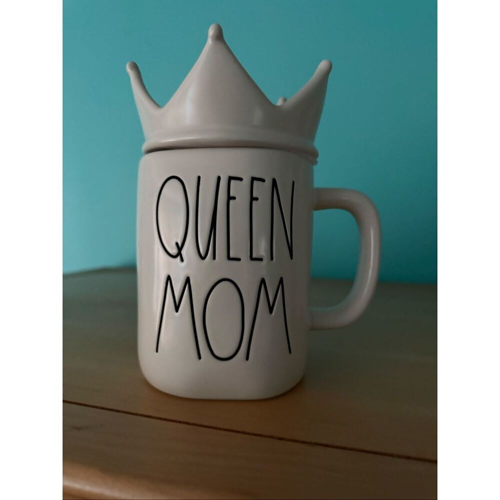 Rae Dunn "QUEEN MOM"  Coffee Mug With Crown Lid